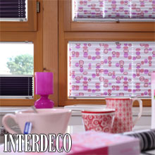 Plissee als Sichtschutz für die Küche.